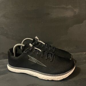 Altra Escalante 1.5 Womens Size 9.5 Black White Trail Running Shoes AFW1833G-0